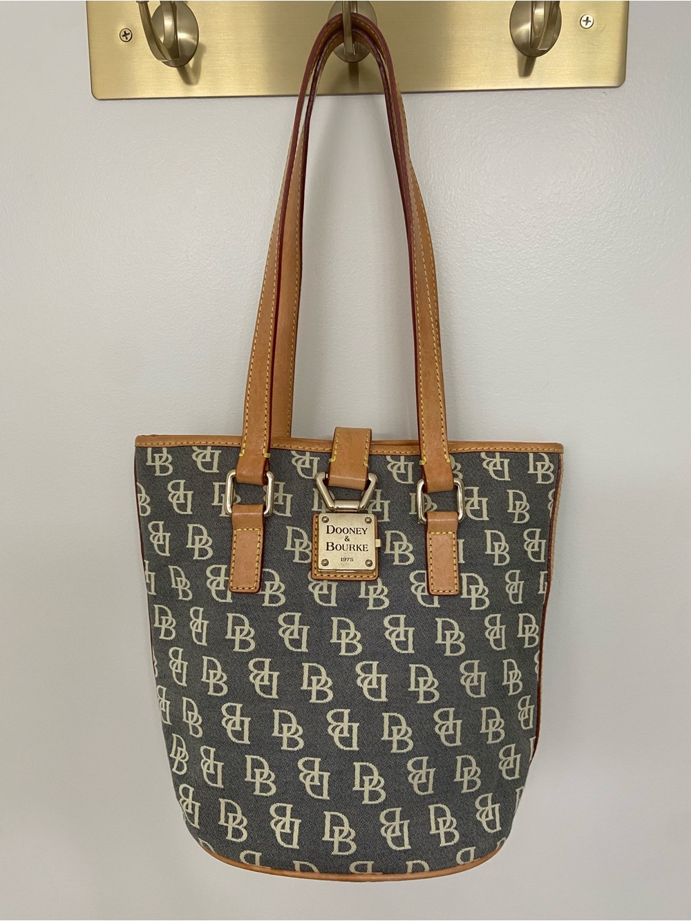 Dooney & Bourke Tan and Brown DB Logo Bucket Sac